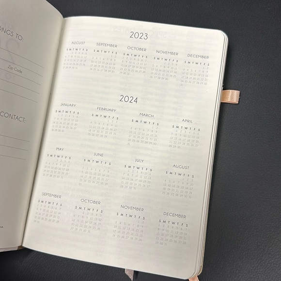 Brand new Paper Source 2024 Planner - Picture 2 of 6